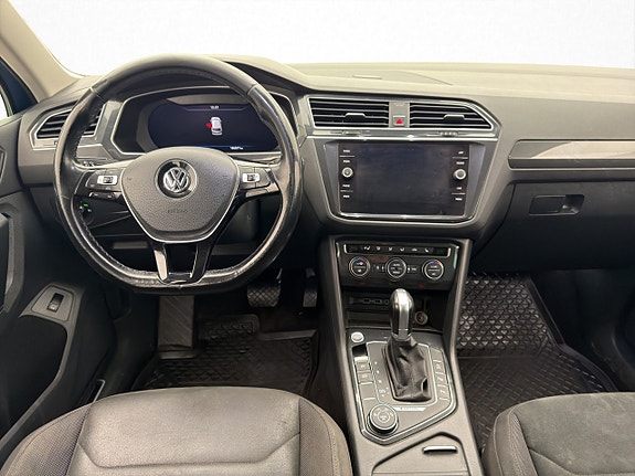 Volkswagen Tiguan 22 of 30