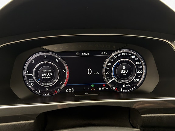 Volkswagen Tiguan 14 of 30