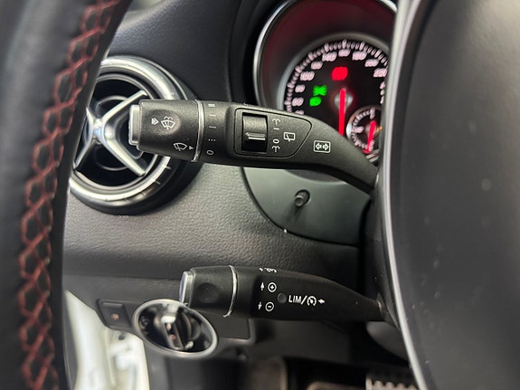 Mercedes-Benz CLA180 20 of 23