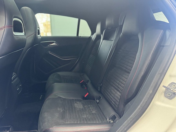 Mercedes-Benz CLA180 8 of 23