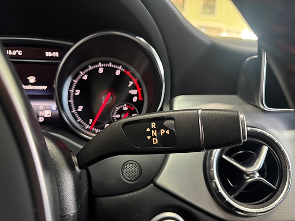 Mercedes-Benz CLA180 19 of 23