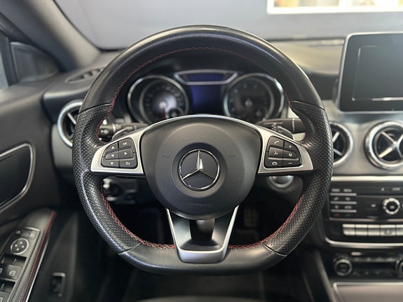 Mercedes-Benz CLA180 13 of 23