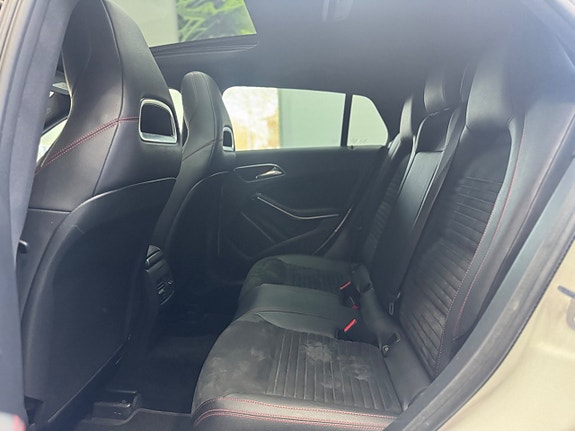 Mercedes-Benz CLA180 7 of 23