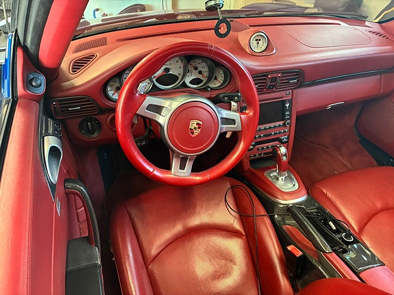 Porsche 911 Turbo S 11 of 19