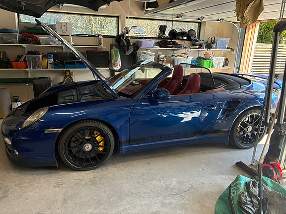 Porsche 911 Turbo S 4 of 19