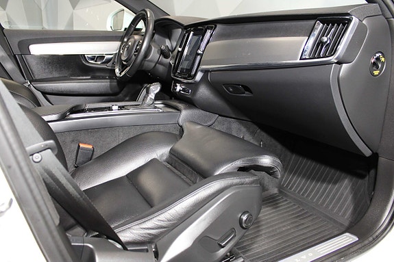 Volvo V90 13 of 27