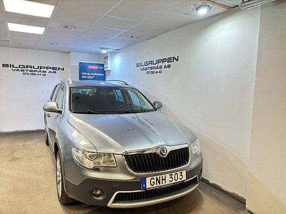 Skoda Superb 2 of 5