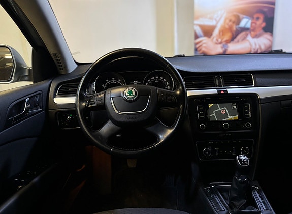 Skoda Superb 9 of 18