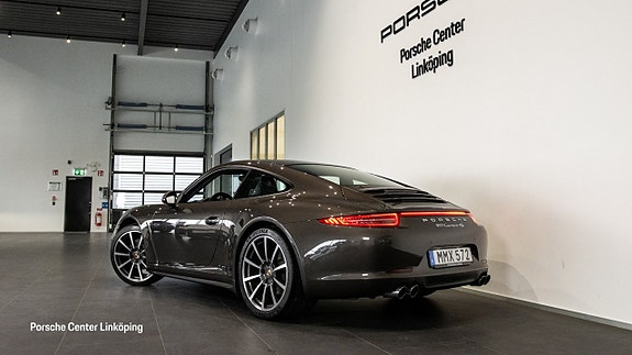 Porsche 911 Carrera 4S 5 of 5