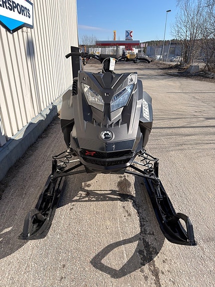 Ski-Doo Summit X 154" 850 E-tec 3 of 4