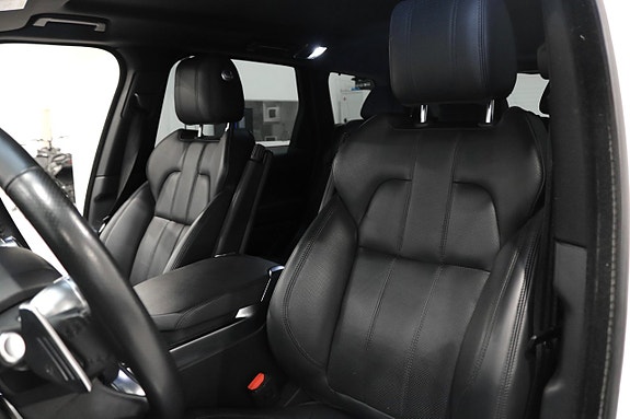 Land Rover Range Rover Sport 18 of 27