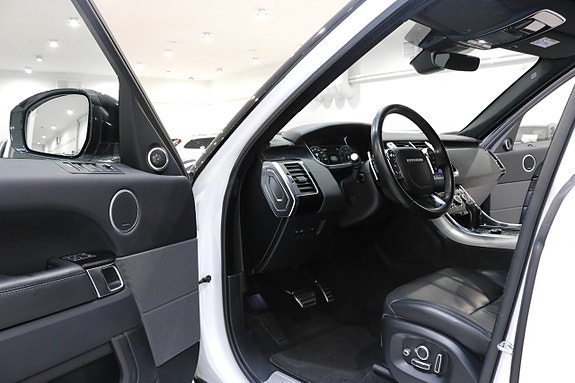 Land Rover Range Rover Sport 14 of 27
