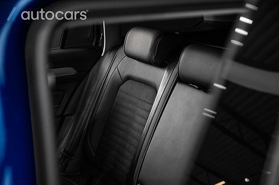 Volkswagen Passat 27 of 28