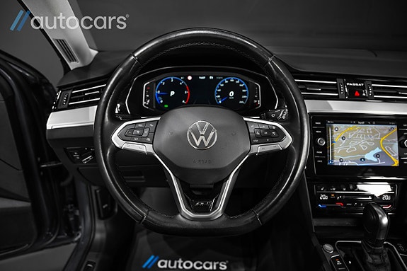 Volkswagen Passat 17 of 28
