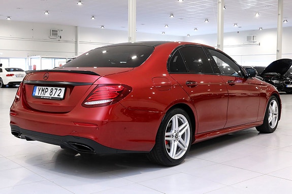 Mercedes-Benz E250 4 of 5