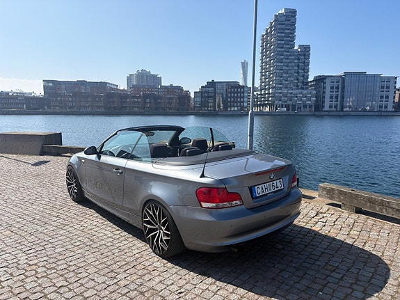 BMW 118i 3 of 5