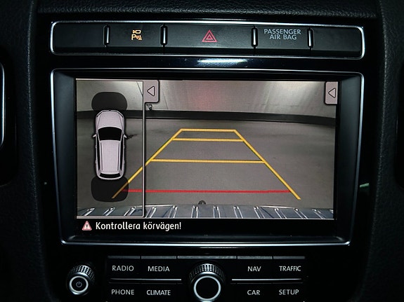 Volkswagen Touareg 18 of 26