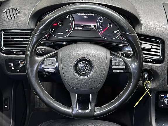 Volkswagen Touareg 15 of 26