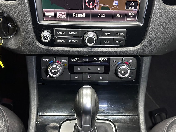 Volkswagen Touareg 22 of 26