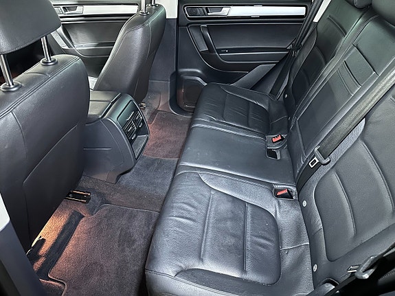Volkswagen Touareg 24 of 26