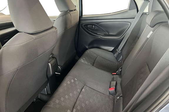 Toyota Yaris 11 of 20