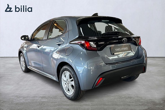 Toyota Yaris 2 of 20