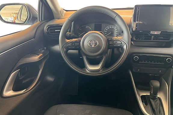 Toyota Yaris 9 of 20