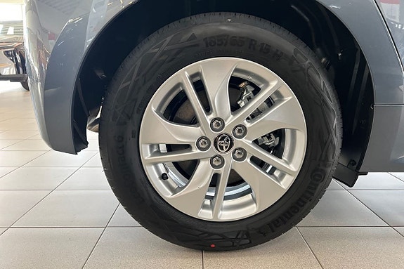 Toyota Yaris 15 of 20