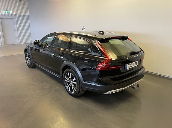 Volvo V90 Cross Country 4 of 5