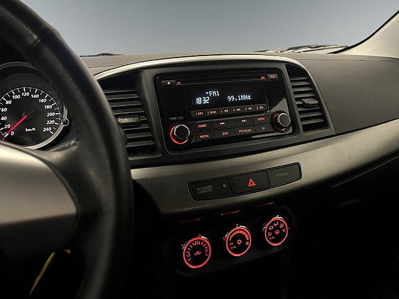 Mitsubishi Lancer 11 of 18