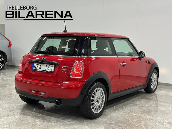 MINI Cooper 8 of 16