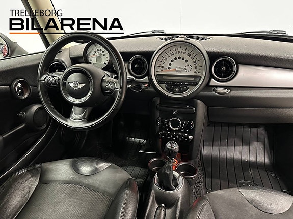 MINI Cooper 14 of 16