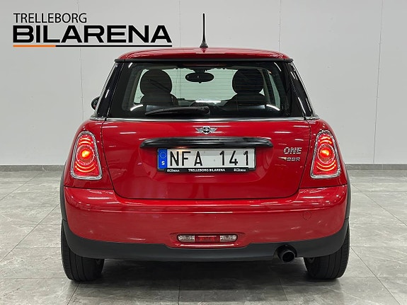 MINI Cooper 7 of 16