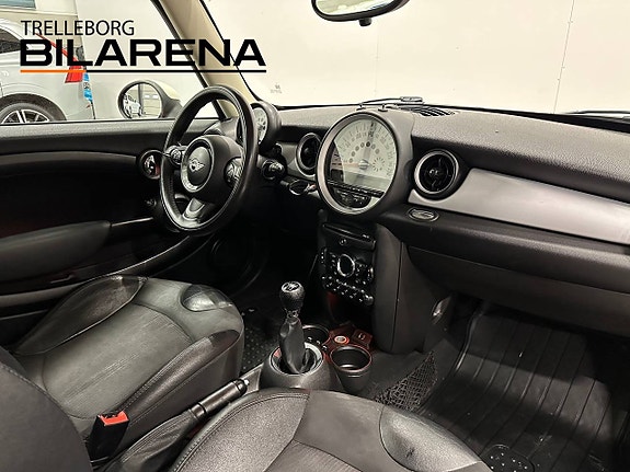 MINI Cooper 12 of 16