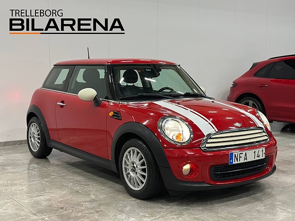 MINI Cooper 2 of 5