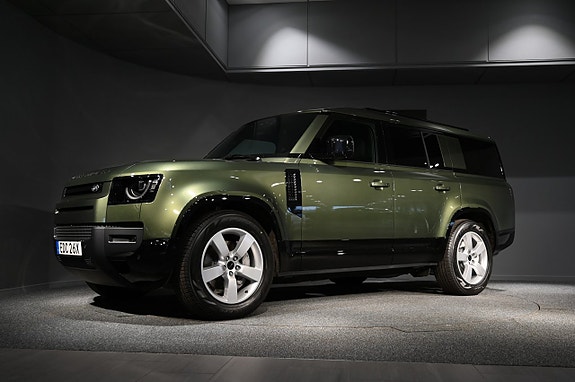 Land Rover Defender 130 2 of 5
