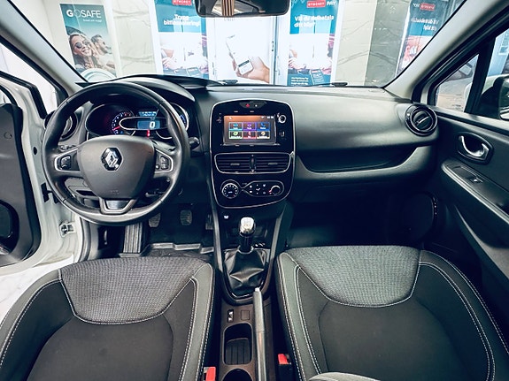 Renault Clio 13 of 17