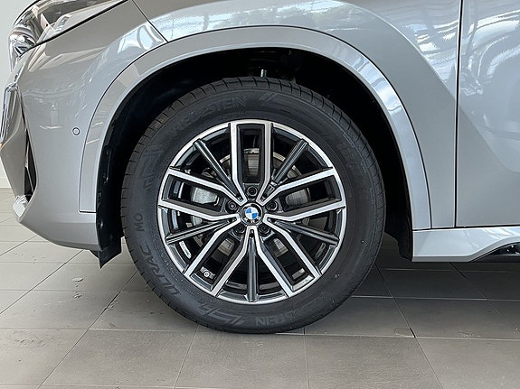 BMW X1 4 of 5