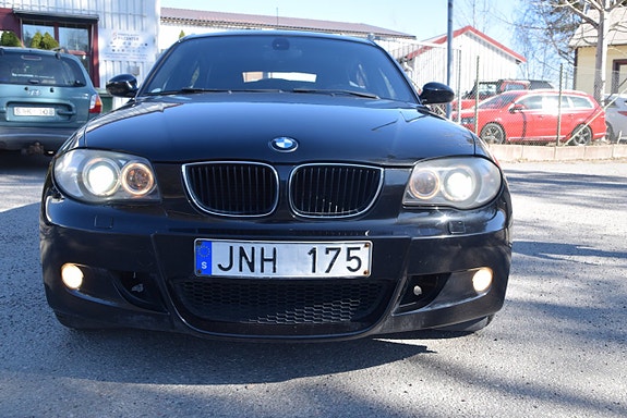 BMW 120 2 of 5