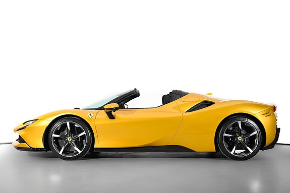Ferrari SF90 Spider 2 of 5