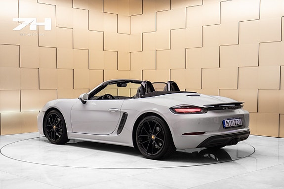 Porsche 718 Boxster 3 of 5