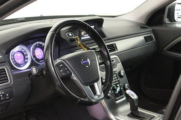 Volvo V70 9 of 18