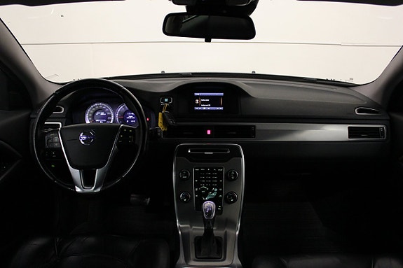 Volvo V70 12 of 18