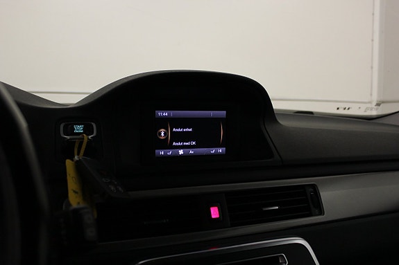 Volvo V70 15 of 18