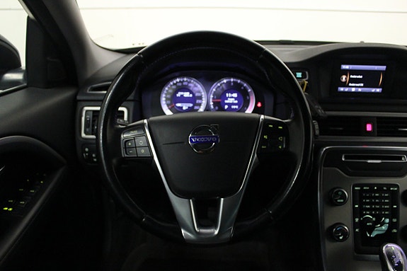 Volvo V70 13 of 18