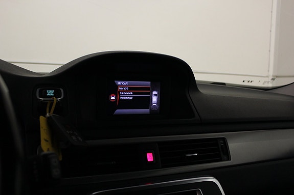 Volvo V70 16 of 18