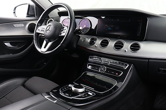 Mercedes-Benz E200 13 of 20