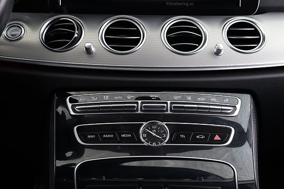 Mercedes-Benz E200 15 of 20
