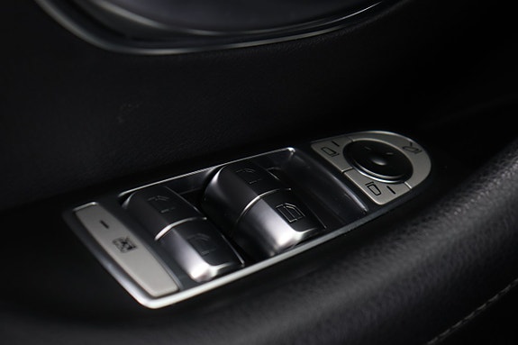 Mercedes-Benz E200 20 of 20