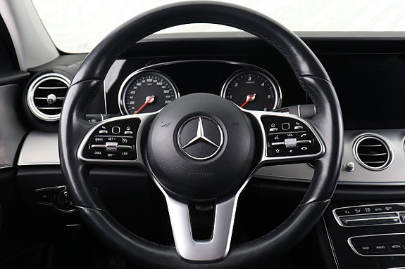 Mercedes-Benz E200 9 of 20